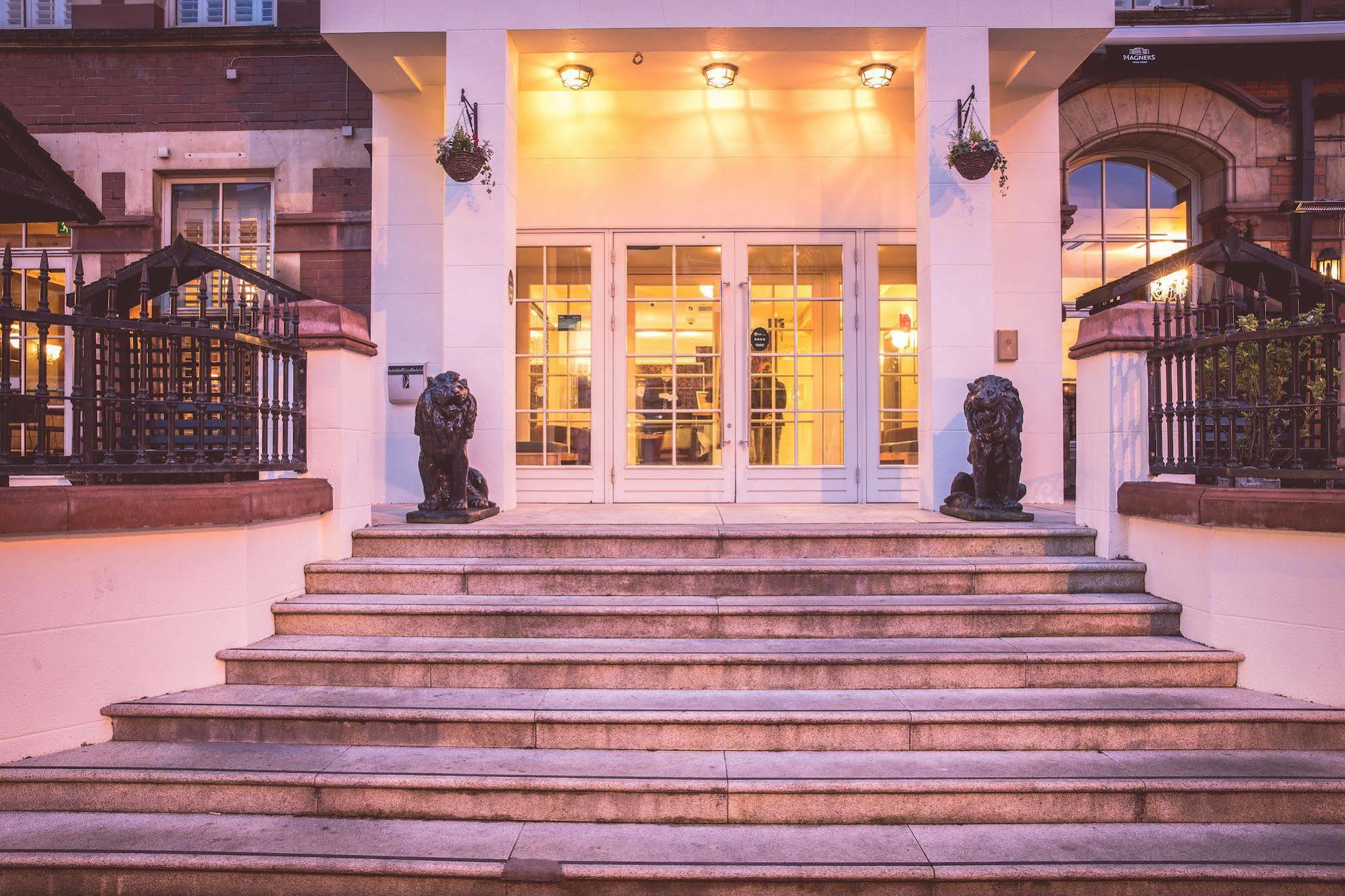 Dukes At Queens Belfast Exterior foto